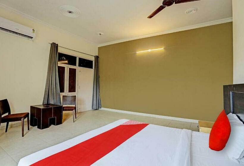 トリプルクラシックルーム, Oyo Flagship Hotel Jagdambey Residency