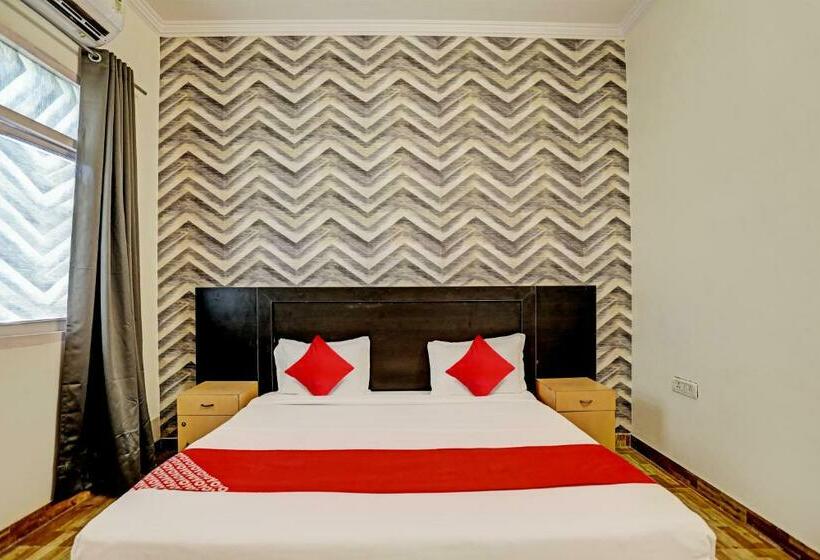 Трехместный Номер Классика, Oyo Flagship Hotel Jagdambey Residency