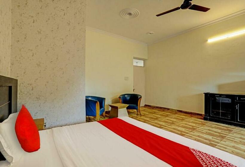 Трехместный Номер Классика, Oyo Flagship Hotel Jagdambey Residency