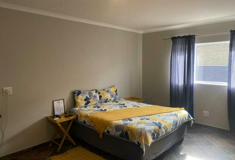 کلبه ییلاقی, The Meer Guesthouse & Self Catering