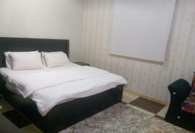 Standard Studio, نوف سويت بواسطة سما ستار