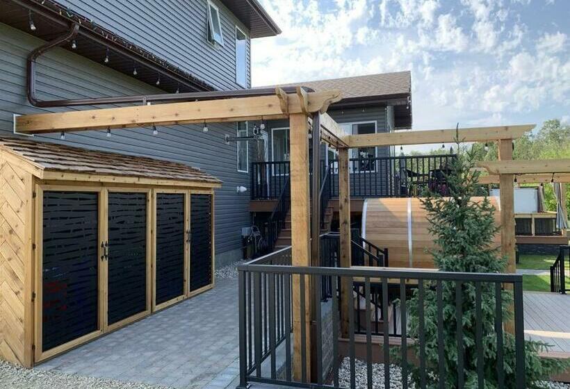 إستوديو ديلوكس, Dragonfly Inn Walkout Suites