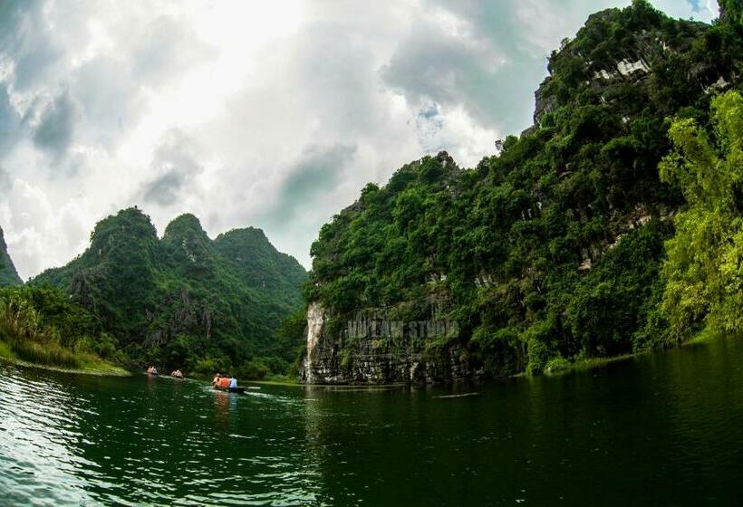 اتاق استاندارد سه تخته با سرویس بهداشتی مشترک, Hoalu Backpacker Homestay