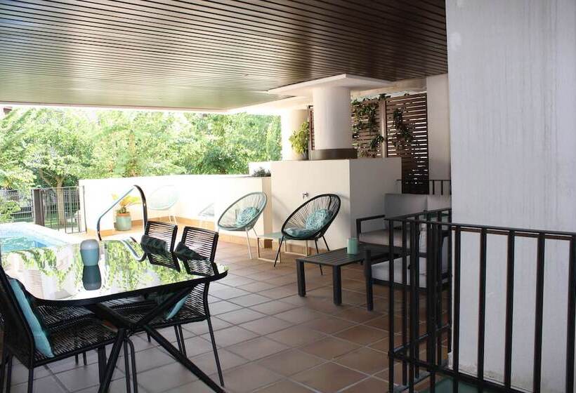 Апартаменты 2 Спальни с Бассейном, Bahía Boutique Apartments