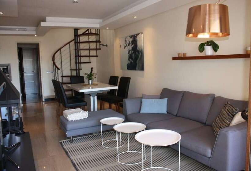 Апартаменты Пентхаус 2 Спальни с Бассейном, Bahía Boutique Apartments