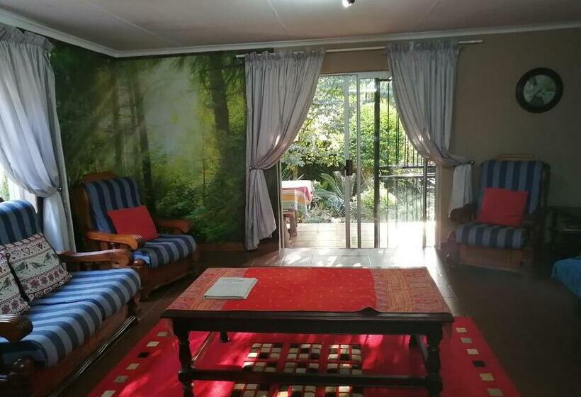 小室, Dublin Guest House