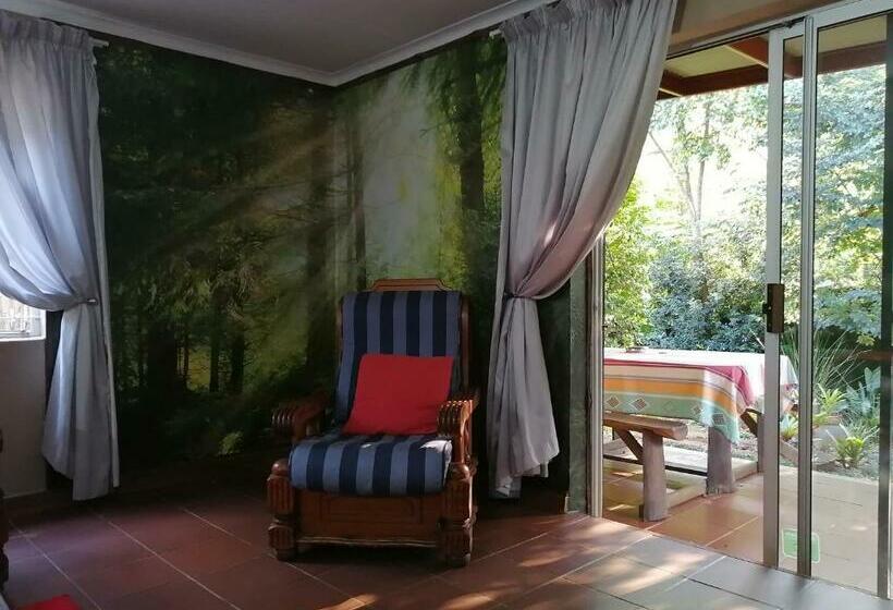 小室, Dublin Guest House