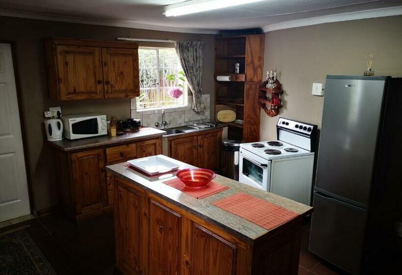 小室, Dublin Guest House