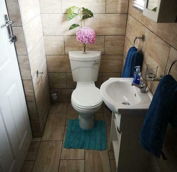 小室, Dublin Guest House