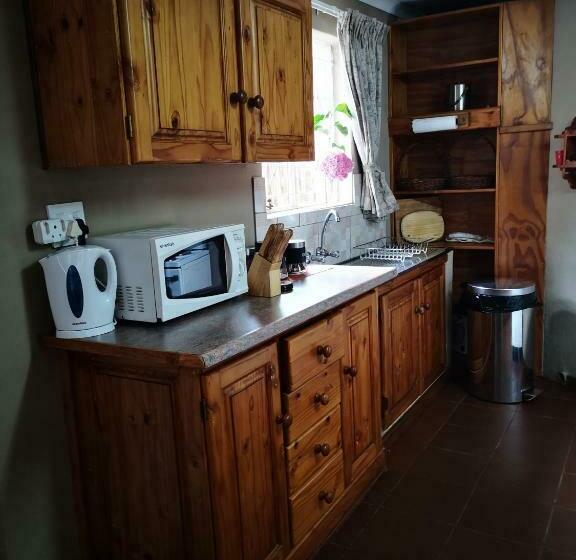 小室, Dublin Guest House