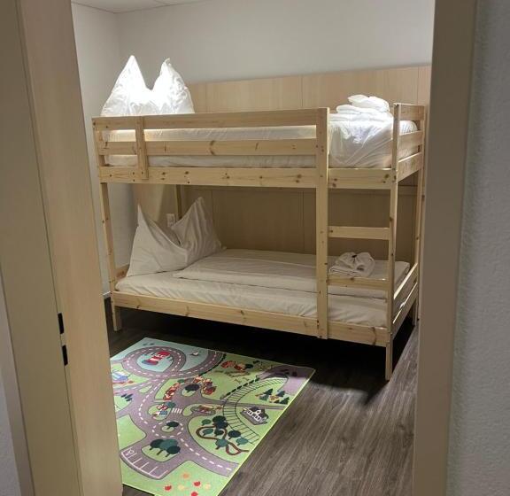 إستديو عائلى, Los Lorentes Hotel Bern Airport