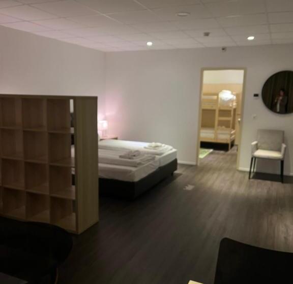 إستديو عائلى, Los Lorentes Hotel Bern Airport