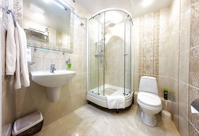 اتاق اکونومی یک تخته, Avrora