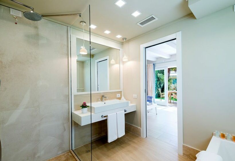 بنجلو عائلى, Forte Village Resort  Bouganville