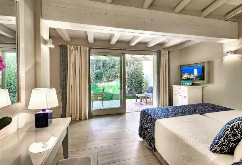 デラックスバンガロー, Forte Village Resort Bouganville