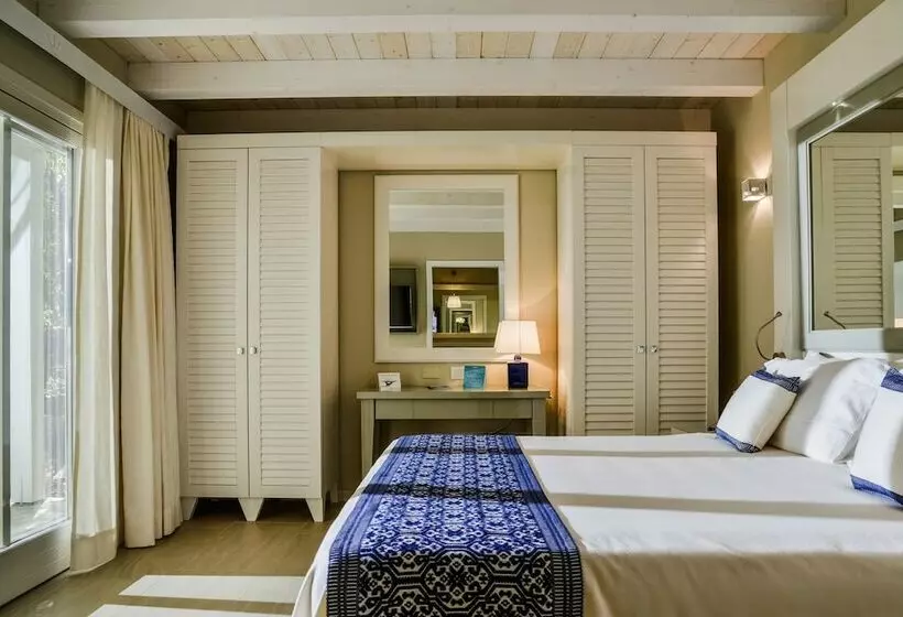 デラックスバンガロー, Forte Village Resort Bouganville
