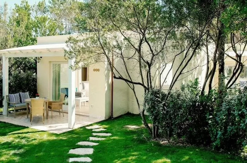 デラックスバンガロー, Forte Village Resort Bouganville