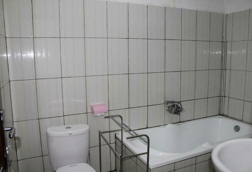 Номер Deluxe, Green Prundi