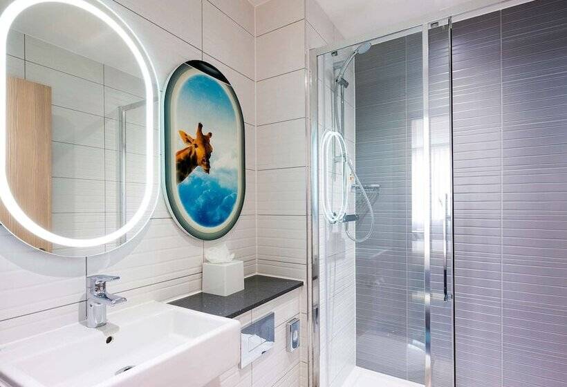 패밀리 룸, Ibis Styles London Heathrow Airport