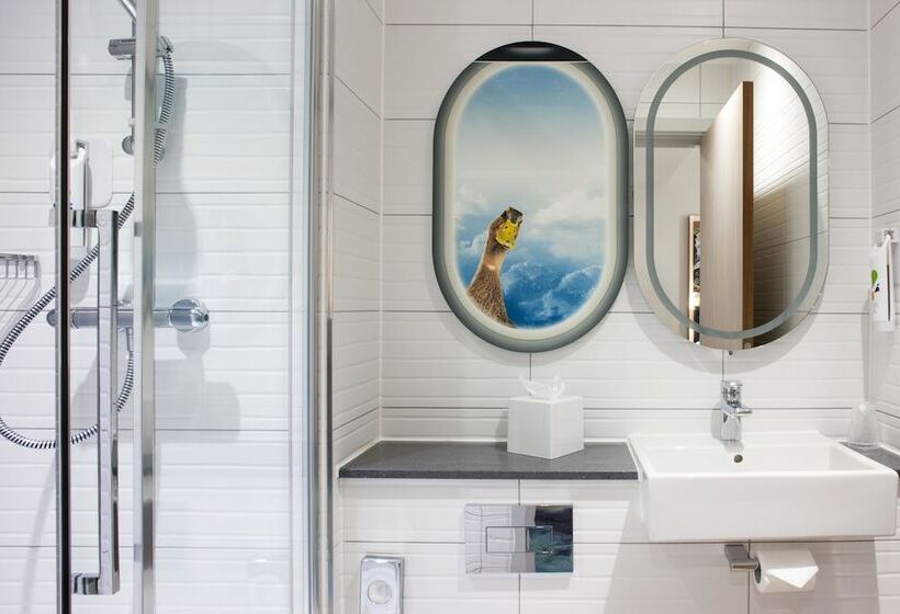 스탠다드 룸, Ibis Styles London Heathrow Airport