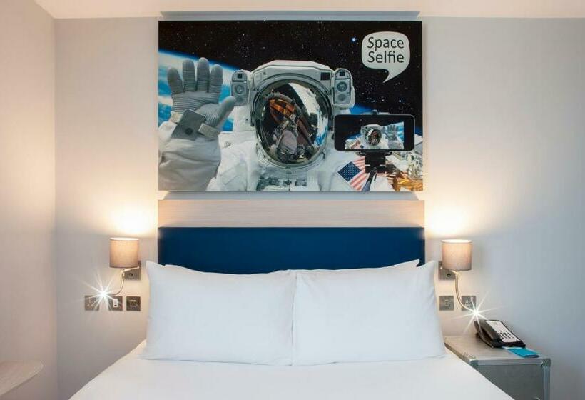 스탠다드 룸, Ibis Styles London Heathrow Airport