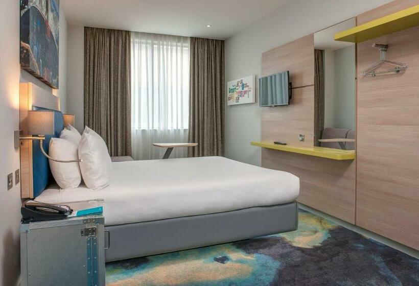 스탠다드 룸, Ibis Styles London Heathrow Airport