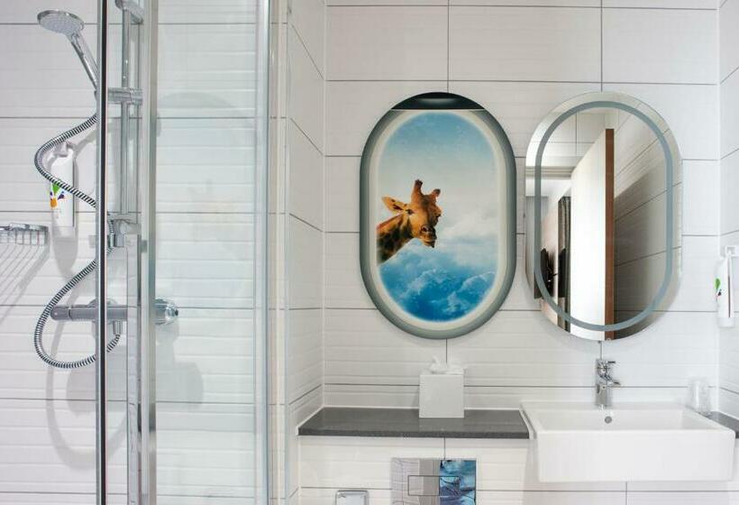 스탠다드 룸, Ibis Styles London Heathrow Airport