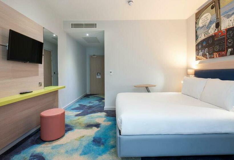 스탠다드 룸, Ibis Styles London Heathrow Airport