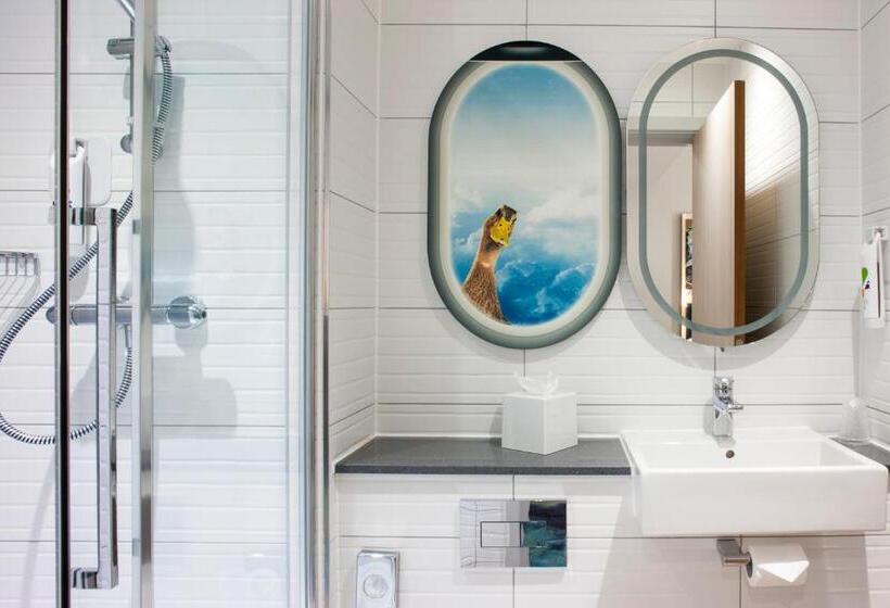 스탠다드 룸, Ibis Styles London Heathrow Airport