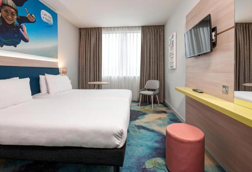 스탠다드 룸, Ibis Styles London Heathrow Airport