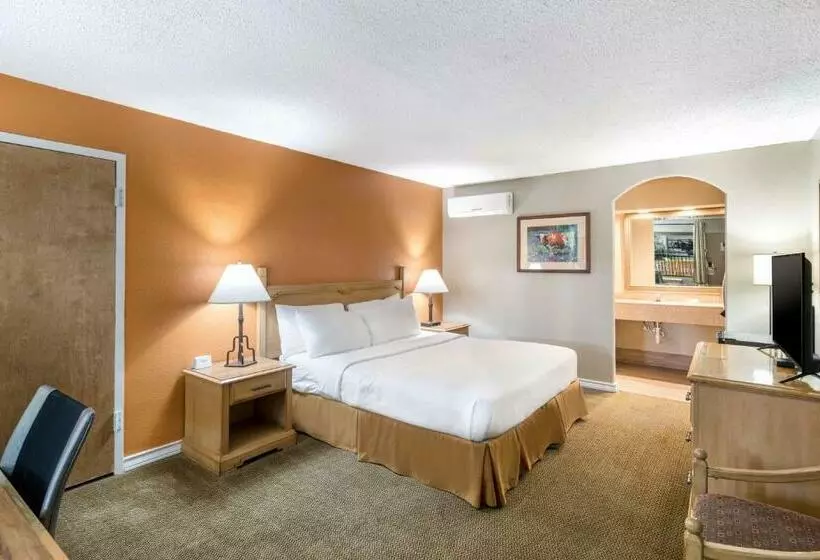 キングサイズベッドのスタンダードルーム, Pearl On The Concho Surestay Collection By Best Western