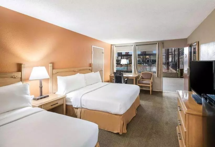 クイーンサイズベッドのスタンダードルーム, Pearl On The Concho Surestay Collection By Best Western