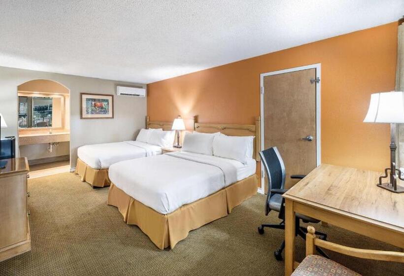 غرفة قياسية سرير ملكى, Pearl On The Concho Surestay Collection By Best Western