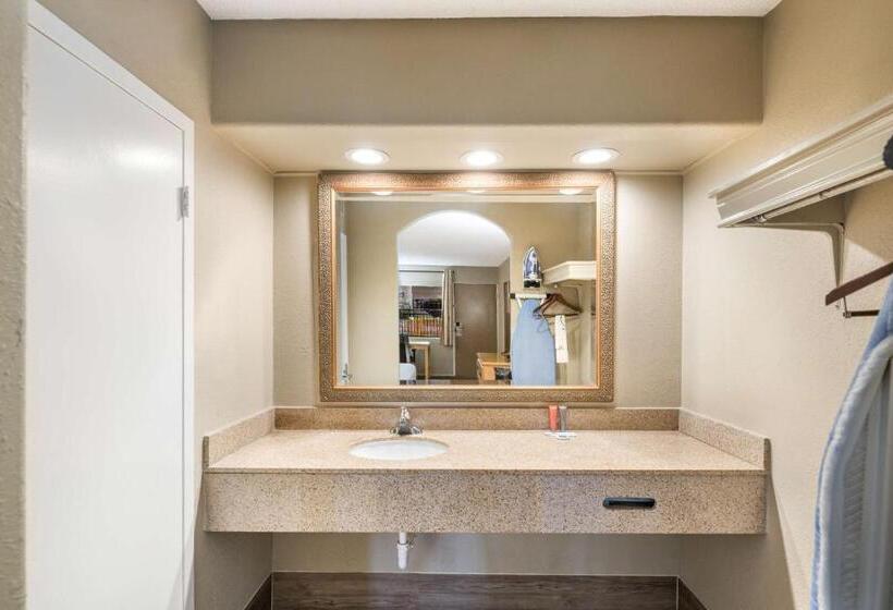 اتاق استاندارد با تخت بزرگ, Pearl On The Concho Surestay Collection By Best Western