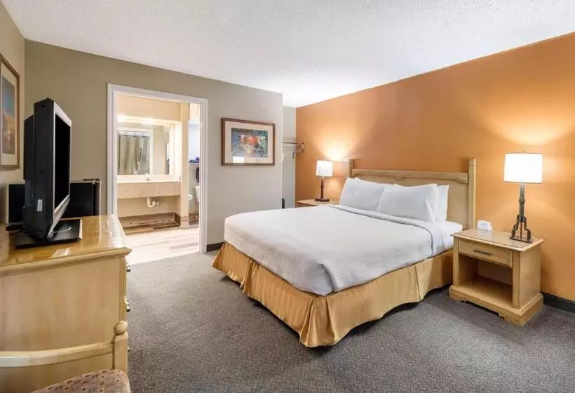 身障者適用キングサイズベッドルーム, Pearl On The Concho Surestay Collection By Best Western