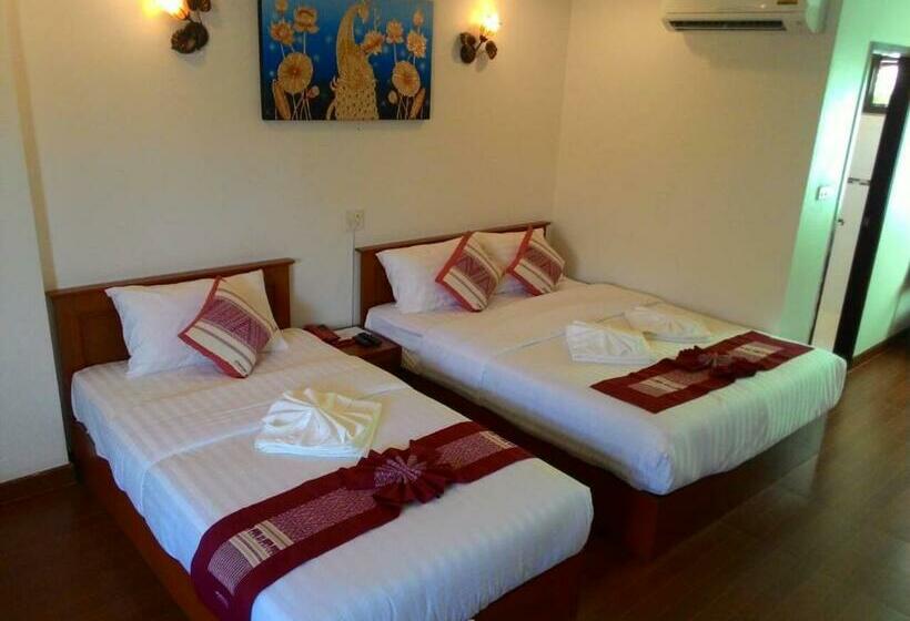 Трехместный Номер Deluxe, Sawadeelanna