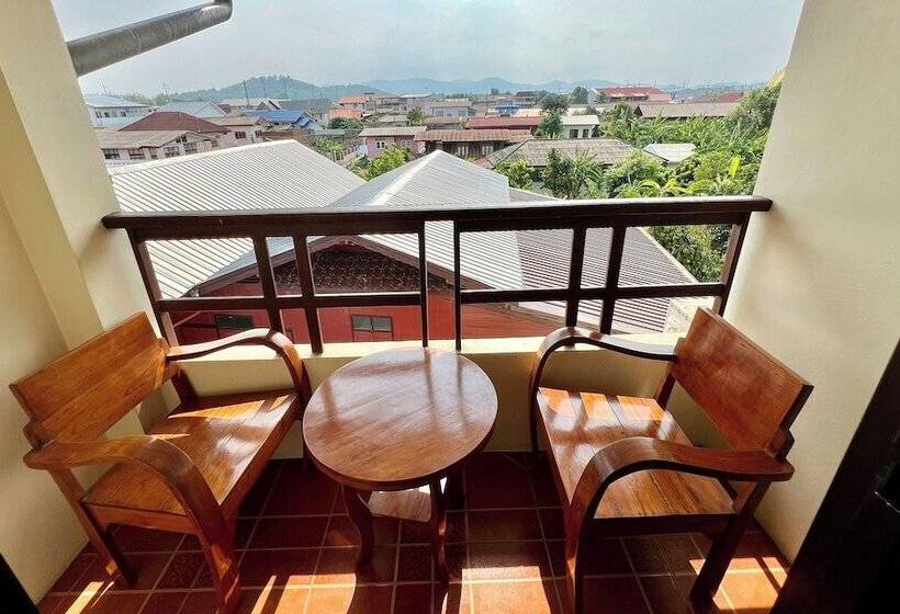 Трехместный Номер Deluxe, Sawadeelanna