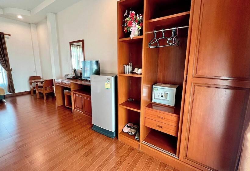 Трехместный Номер Deluxe, Sawadeelanna