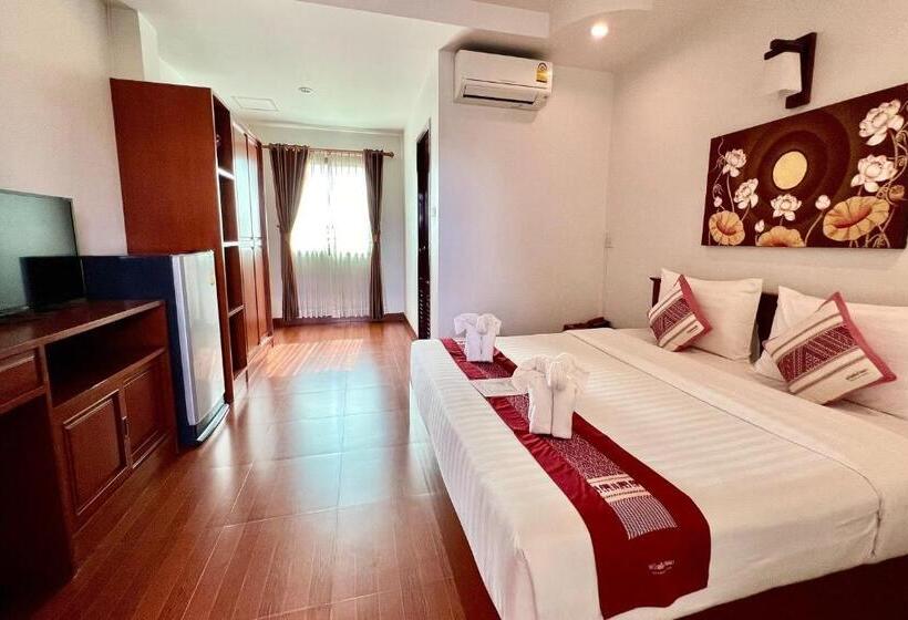 Номер Стандарт Вид на Горы, Sawadeelanna