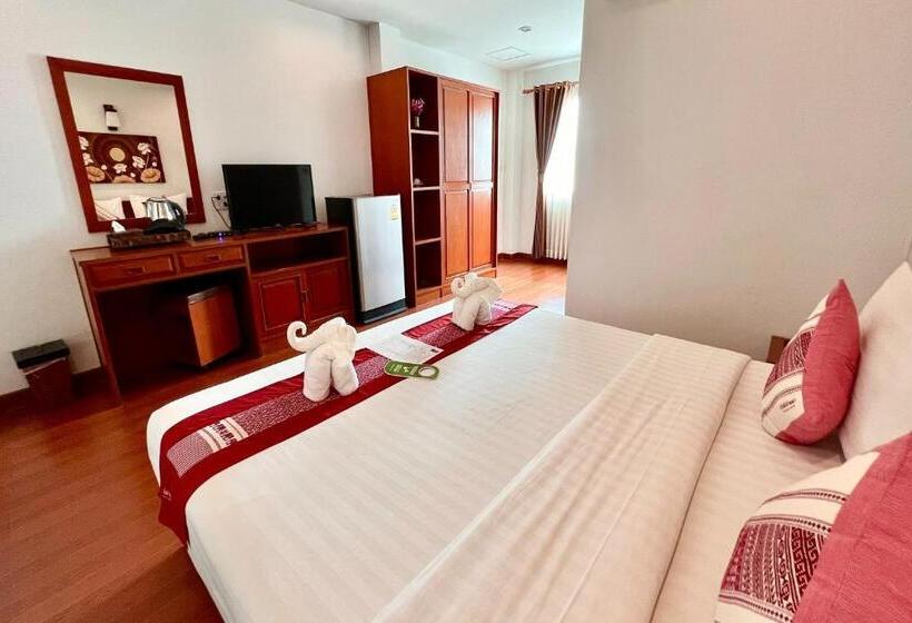 マウンテンビュースタンダードルーム, Sawadeelanna