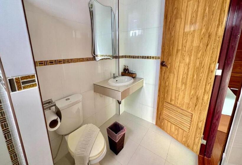 Трехместный Номер Deluxe, Sawadeelanna