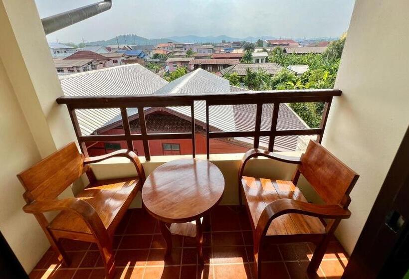 Трехместный Номер Deluxe, Sawadeelanna