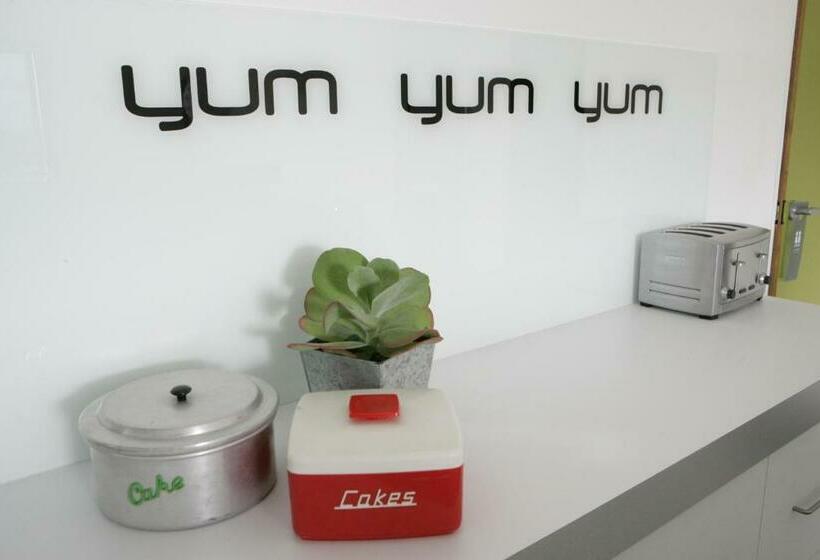 דירת שני חדרים, Tonic