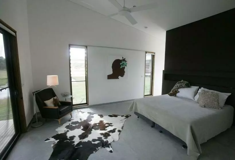 Suite King Bed