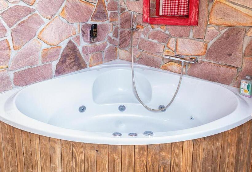 سوییت لوکس, Wellness Penzion Strachan