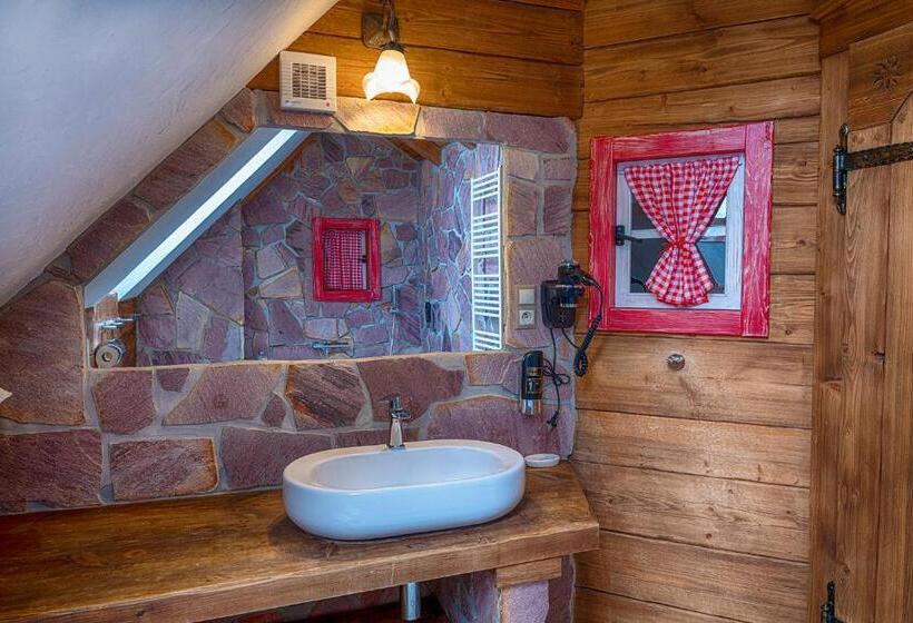 سوییت لوکس, Wellness Penzion Strachan