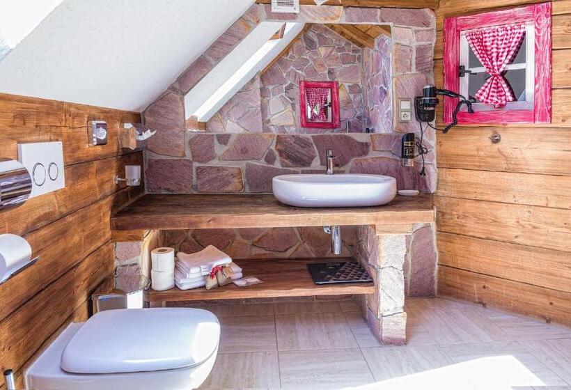 سوییت لوکس, Wellness Penzion Strachan