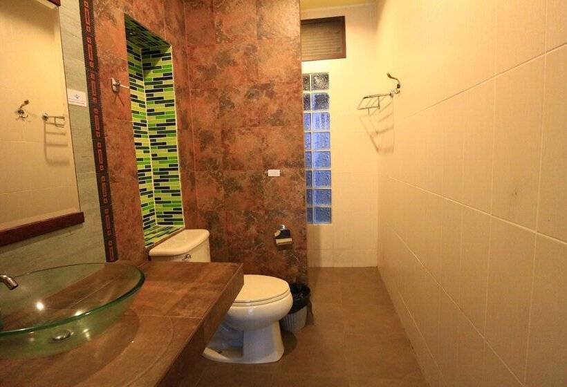 اتاق لوکس با چشم‌انداز باغ, White Sand Beach Resort