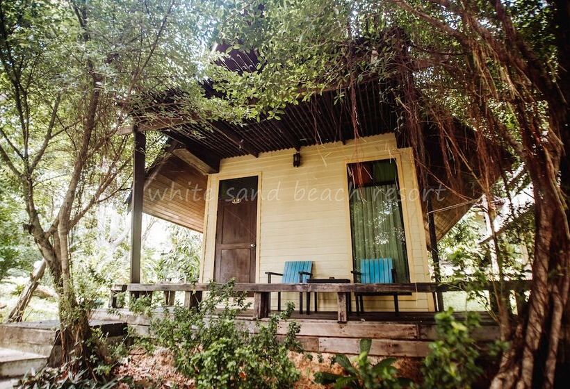 اتاق لوکس با چشم‌انداز باغ, White Sand Beach Resort