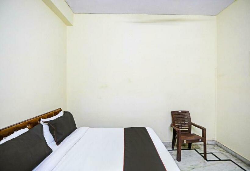 トリプルクラシックルーム, Collection O Lux